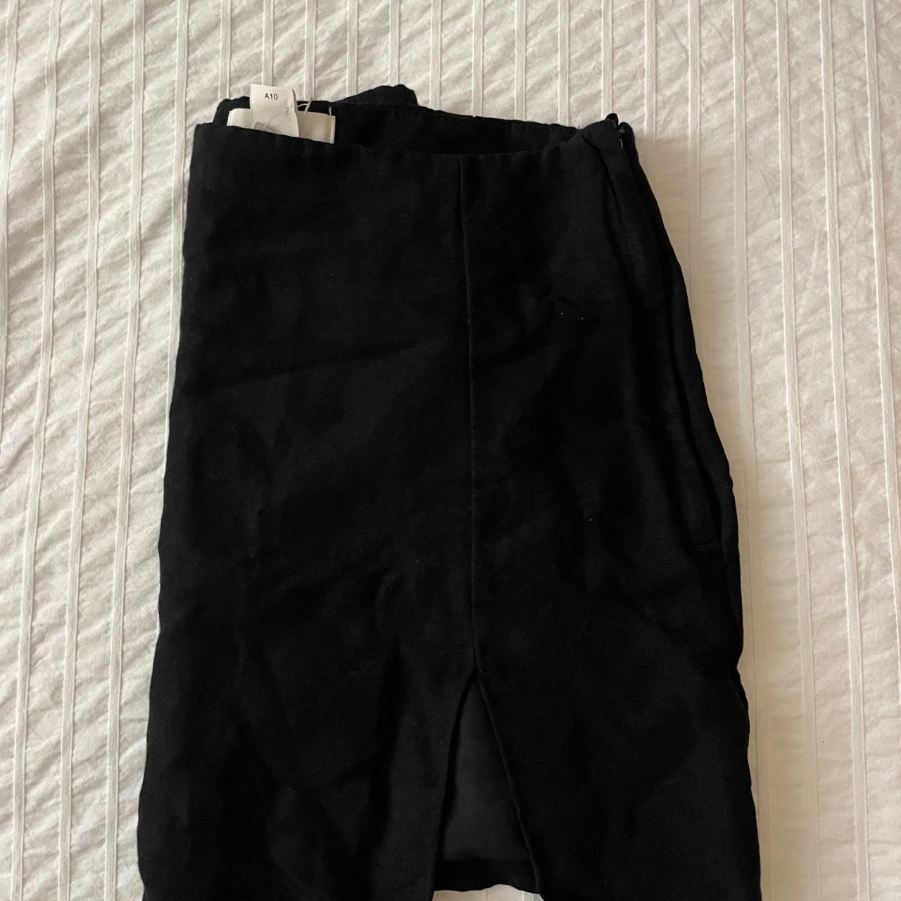 H&M Black linen skirt with slit size S - Depop