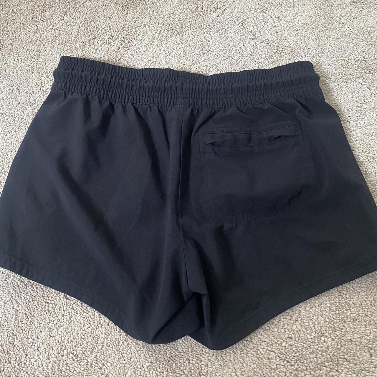 Athleta Women's Black Shorts Depop