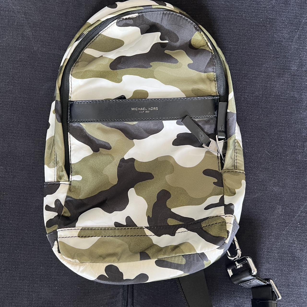 Michael high quality Kors Kent Camouflage Sling Pack