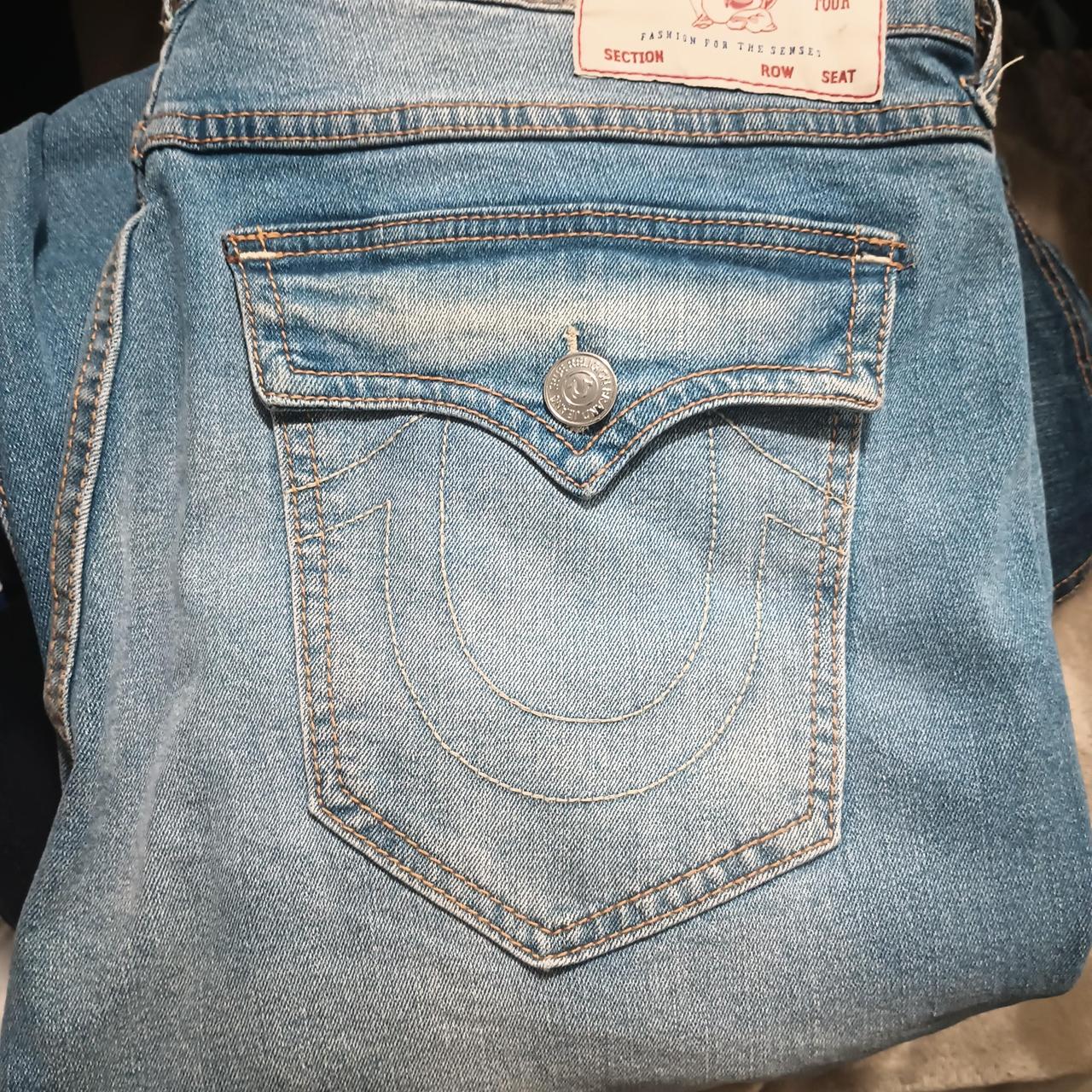 item listed by e3rie_