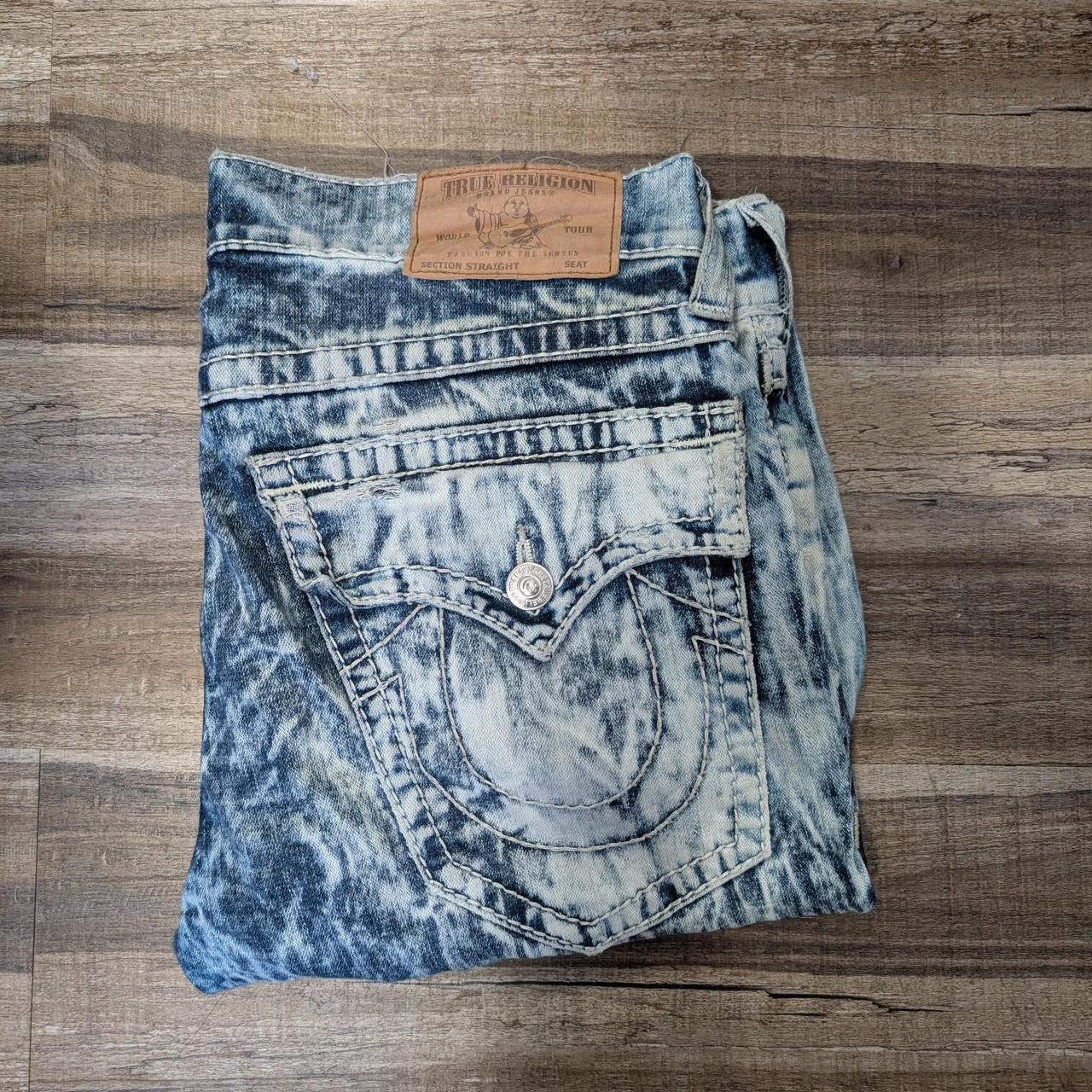 item listed by e3rie_