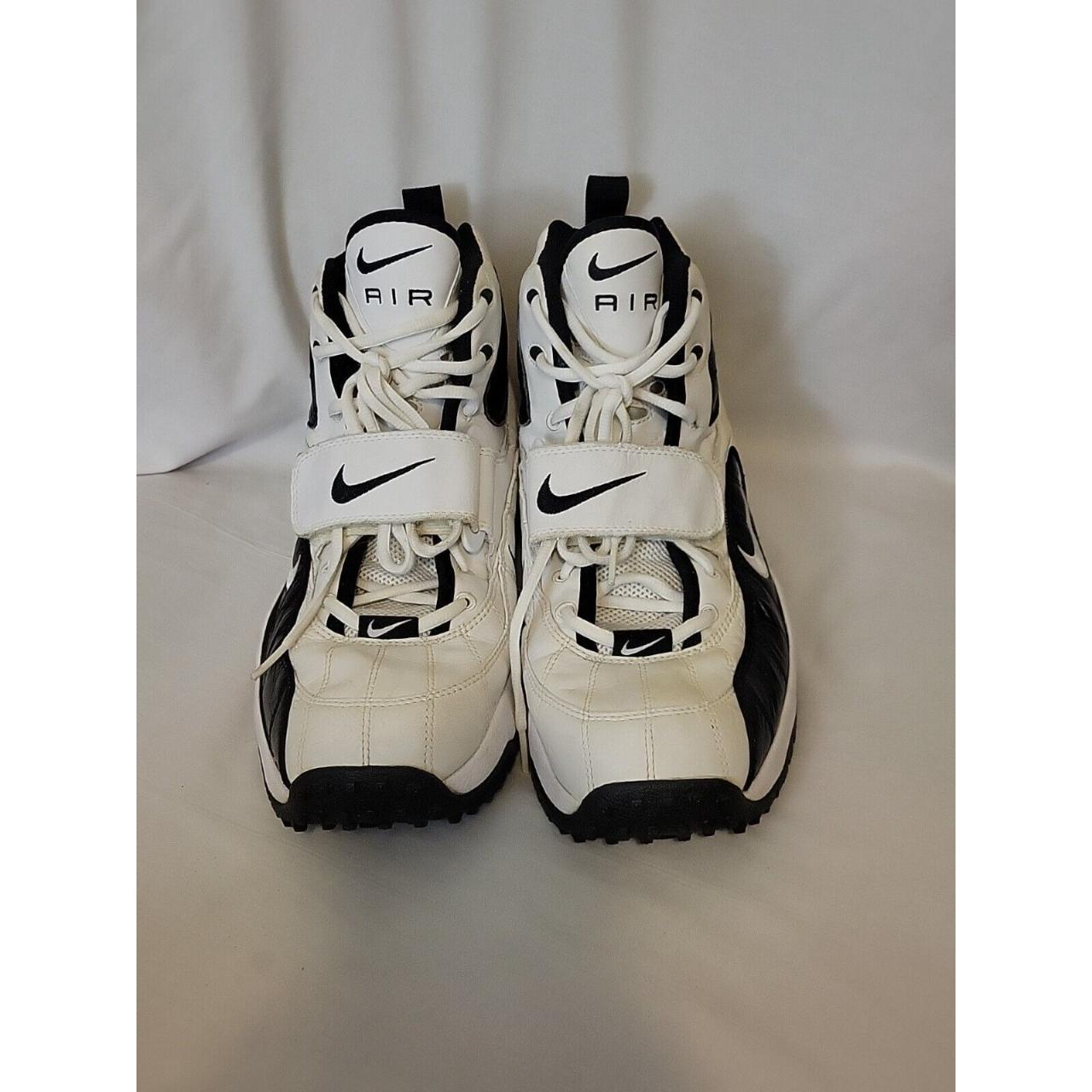 Nike Men's White Trainers | Depop