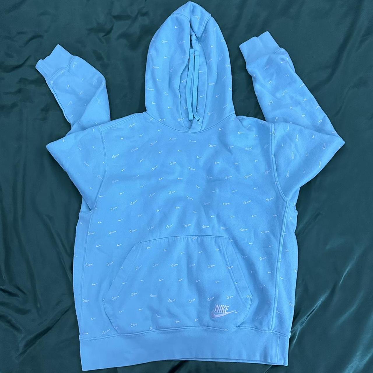 Light blue nike top pullover