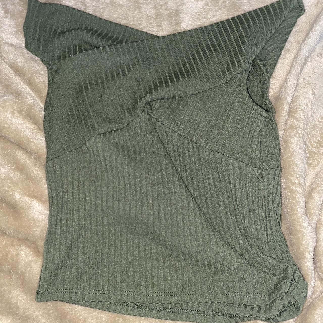 Pink Boutique Women's Green Crop-top (3)