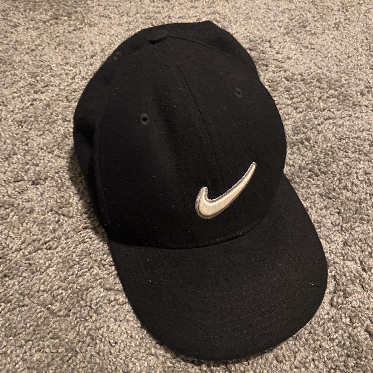 Nike Men's Black And White Hat 