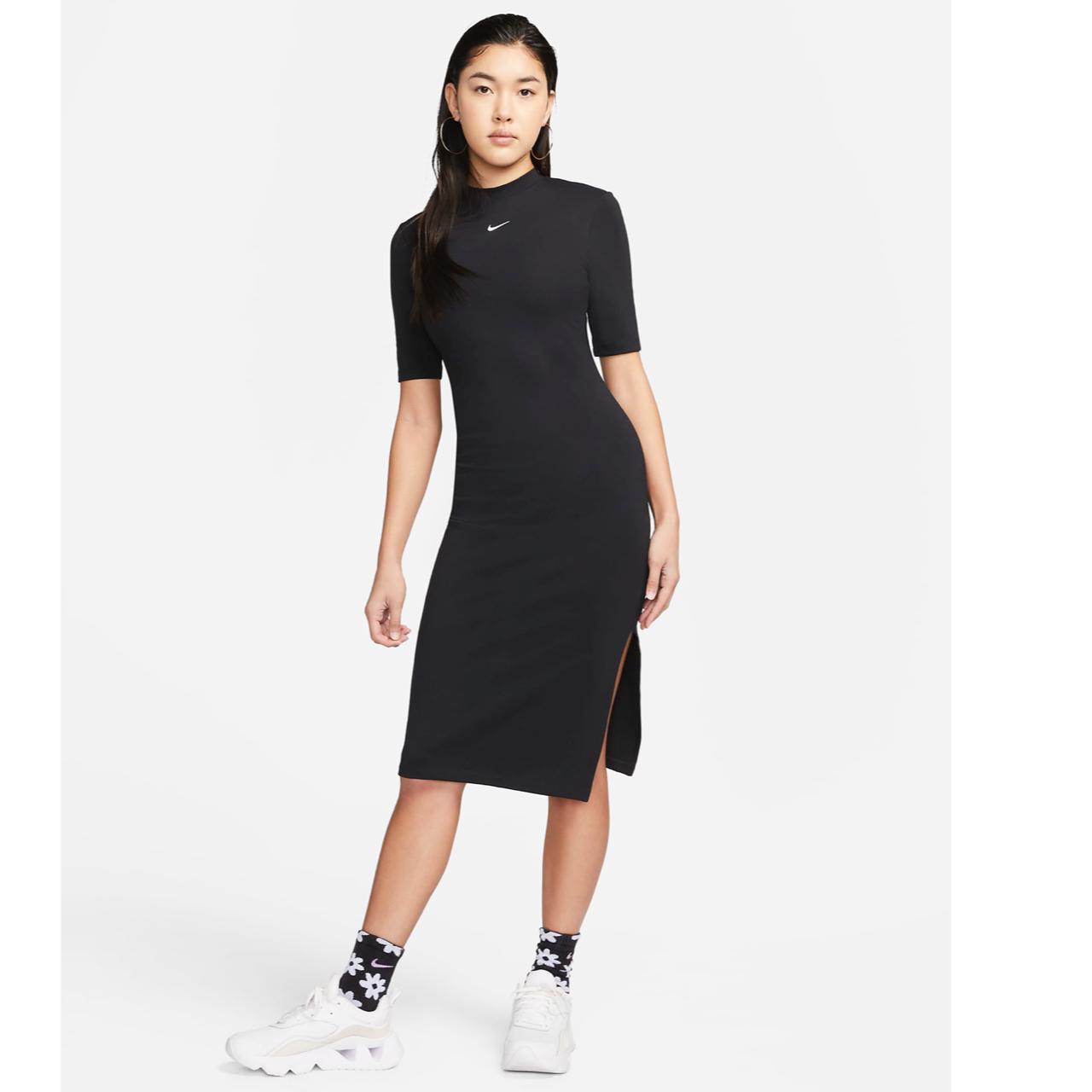 【Nike】Essential mini swoosh midi dress 半袖 ワンピース ♪ NEW NIKE Sportswear ESSENTIAL Black CREWNECK Midi | Depop