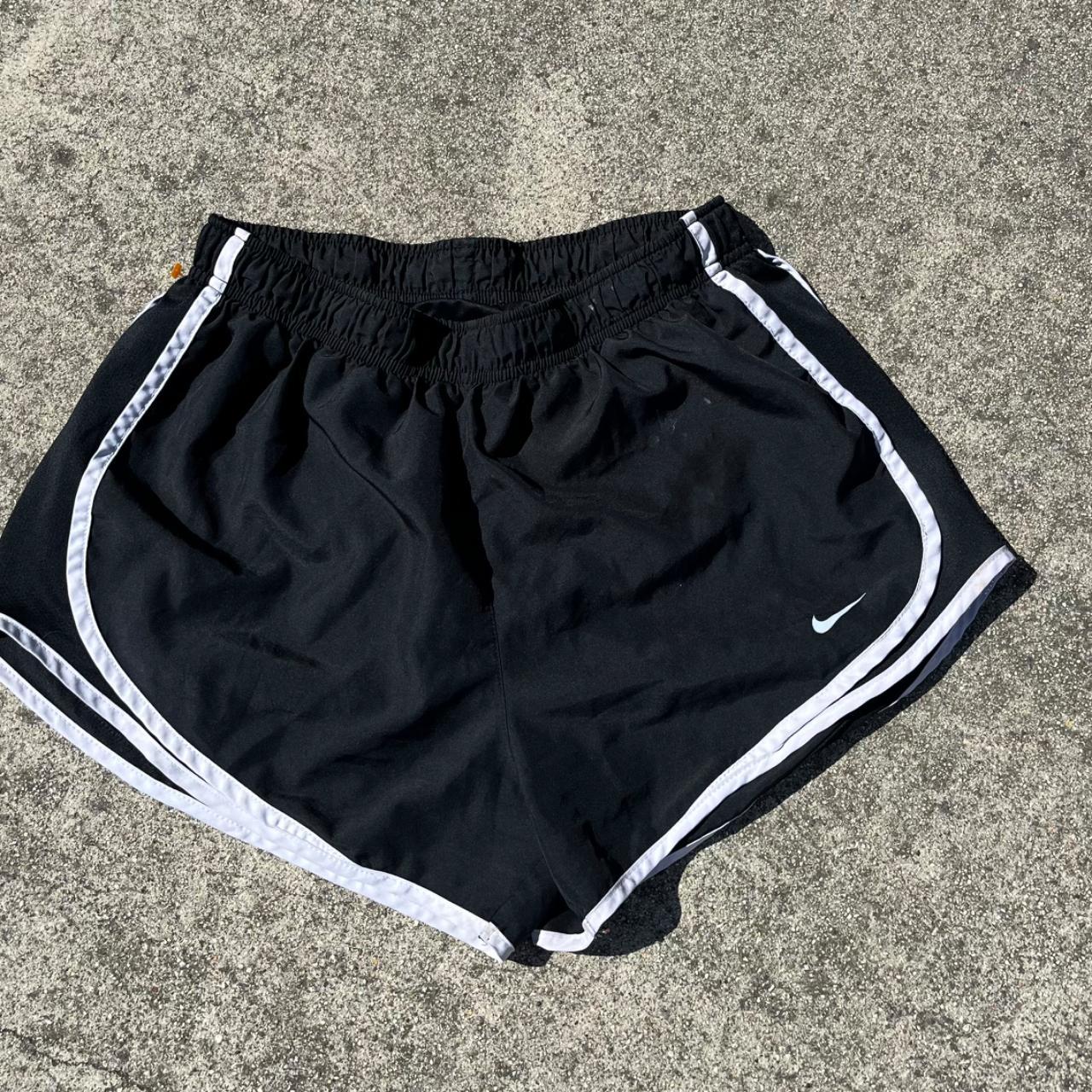 short black nike shorts