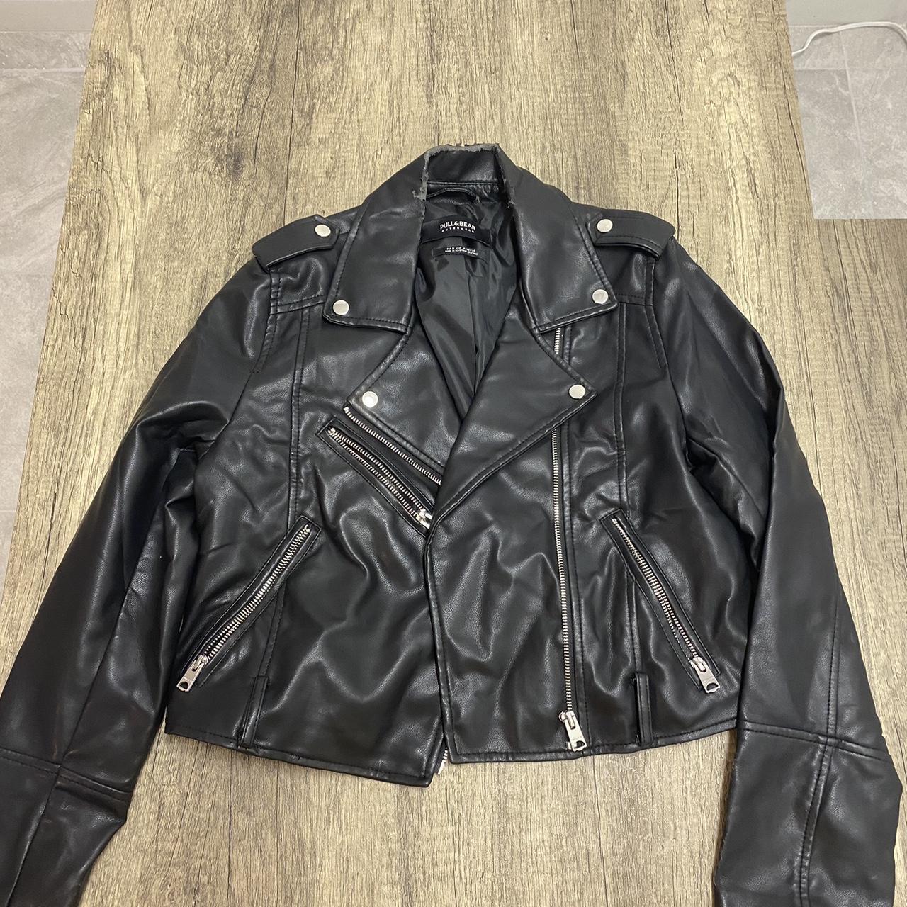 Pull&Bear Women's Black Jacket | Depop