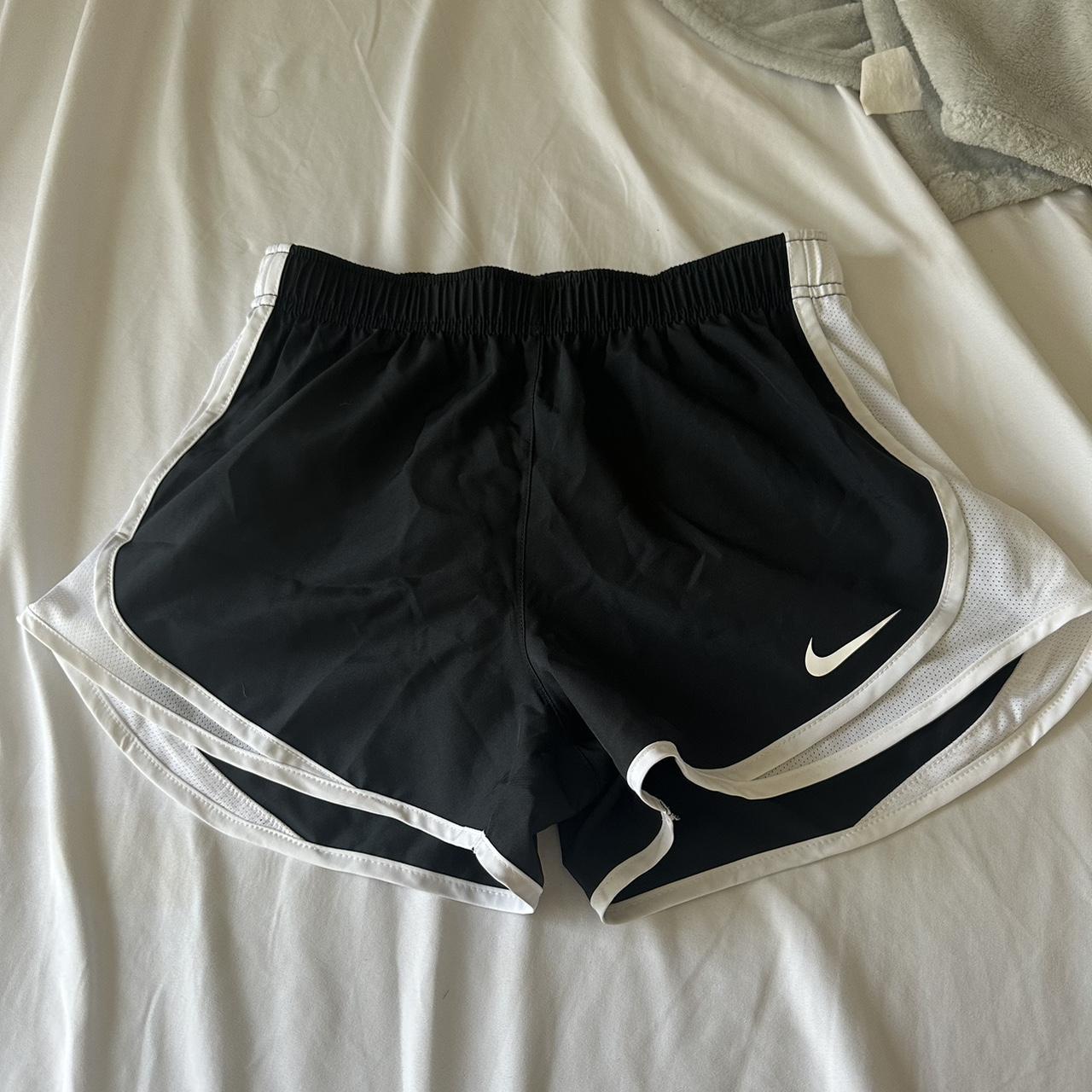 black and white nike running shorts
