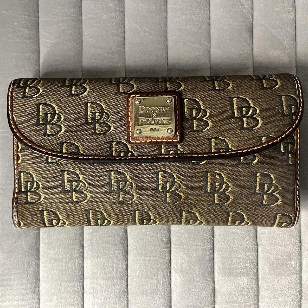 Dooney and discount bourke wallet 1975