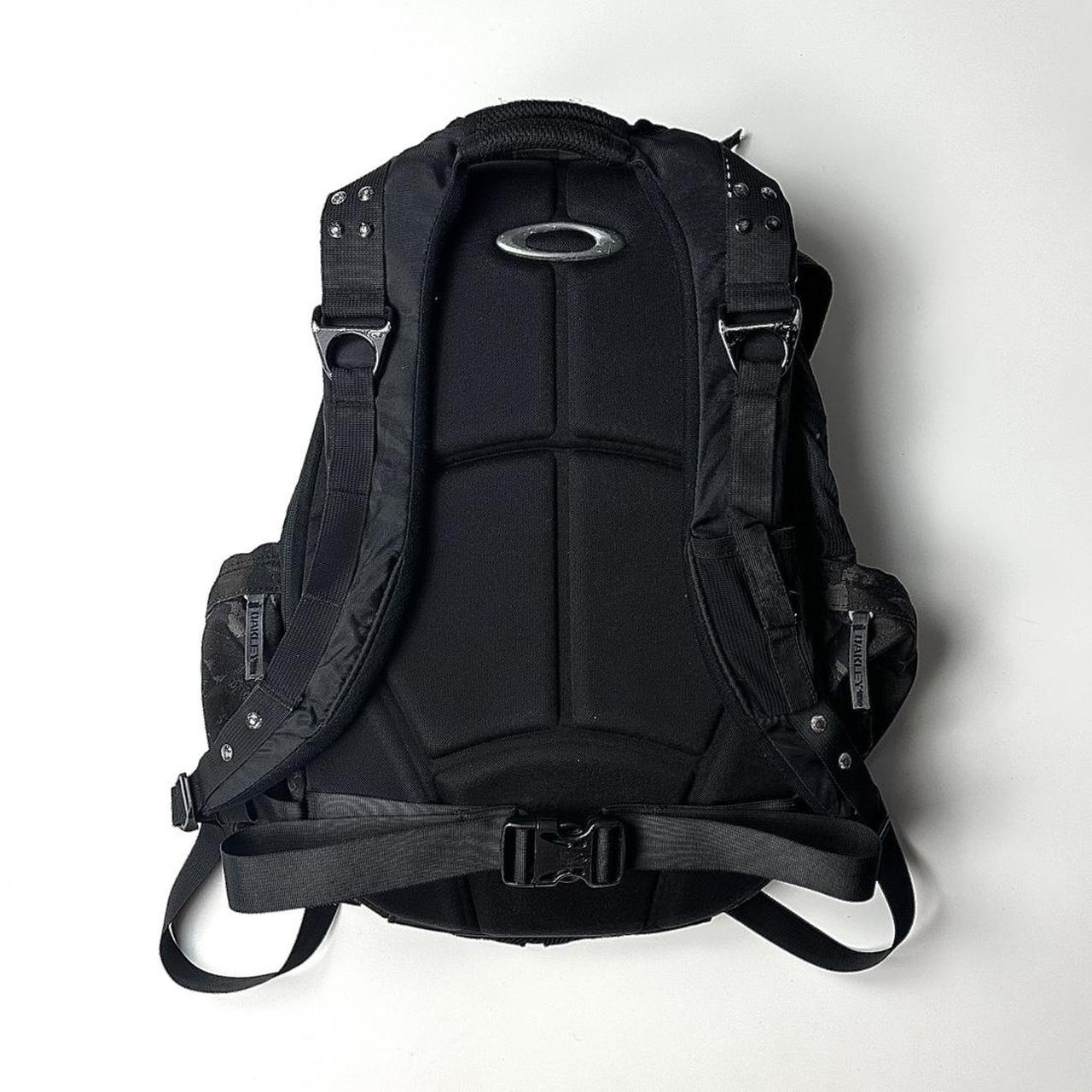 Oakley men's icon pack 3.0 outlet backpack