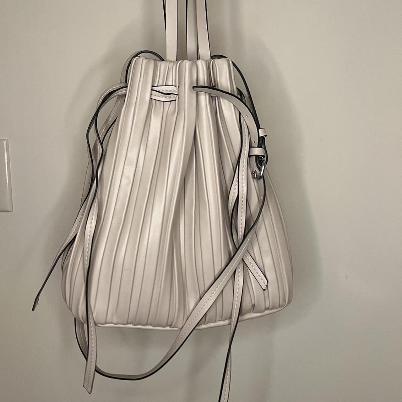 Zara Women's Cream Bag Depop