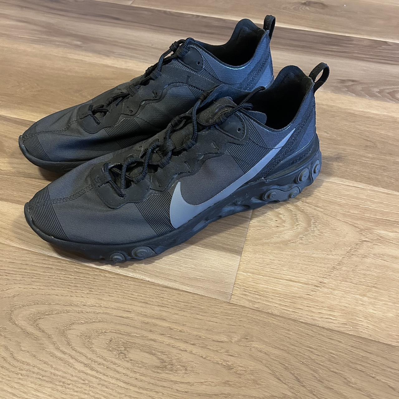 Triple black store nike react element