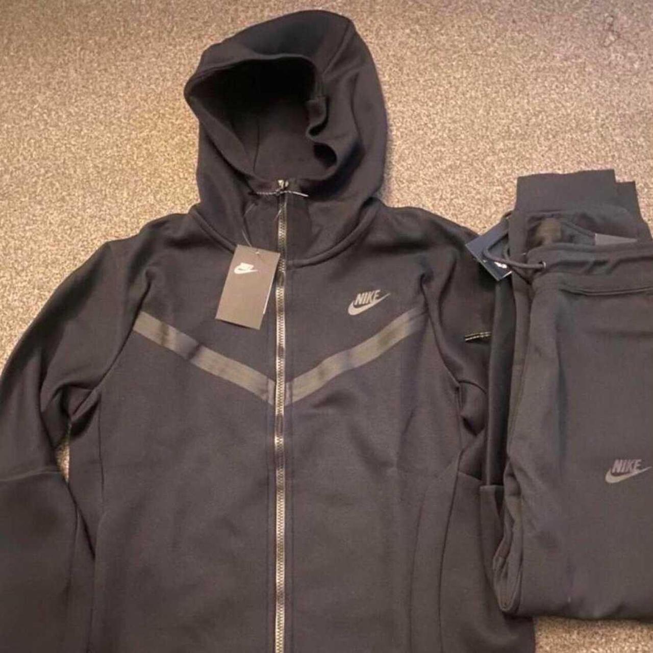 Black Nike tech fleece jacket BROKEN ZIP ( Does... - Depop