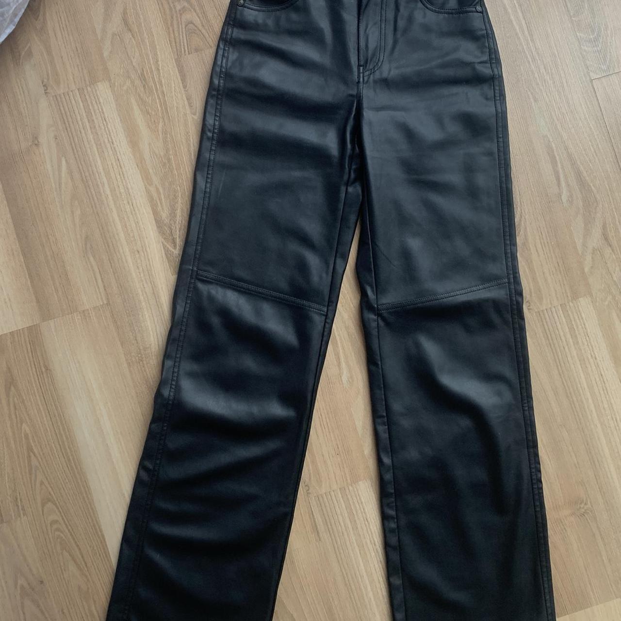 Bershka Women's Black Trousers | Depop