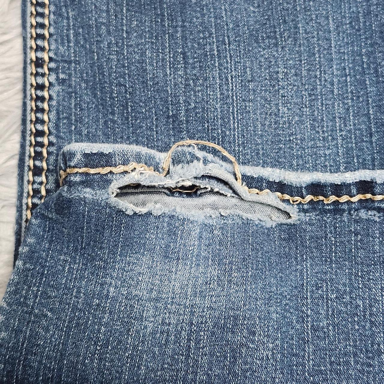 Silver Jeans Co. Women's Bootcut Distressed Jeans… - image 3