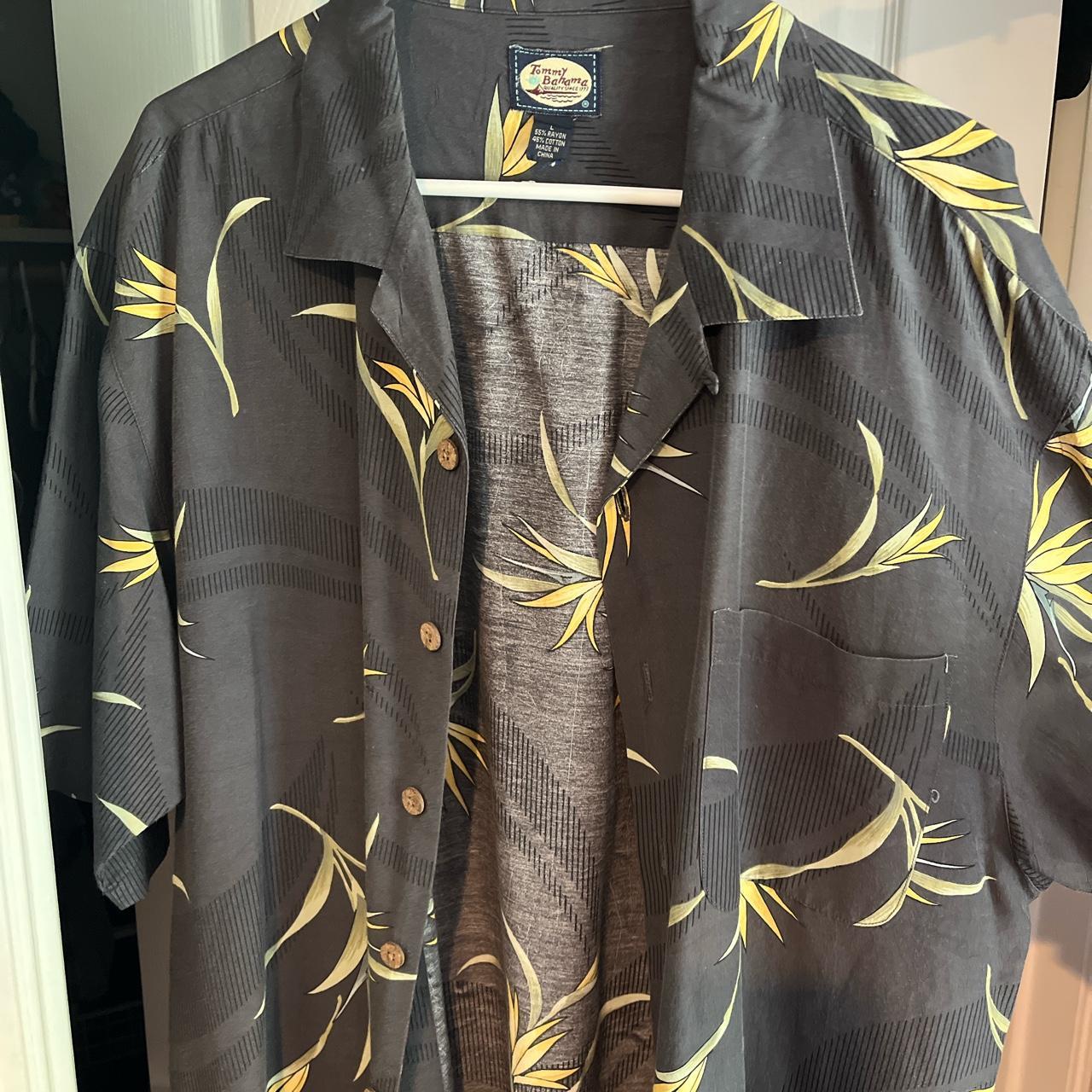 Men’s Tommy Bahama Hawaiian print shirt, size large - Depop