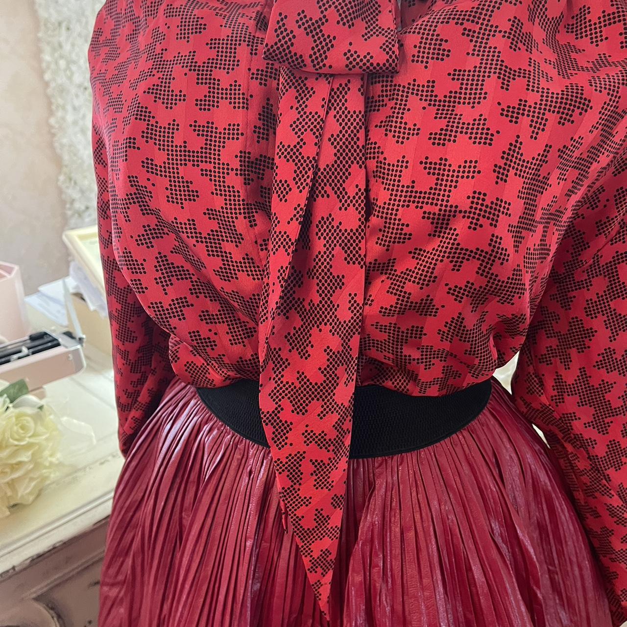 Evan Picone Women's Red and Black Blouse (2)