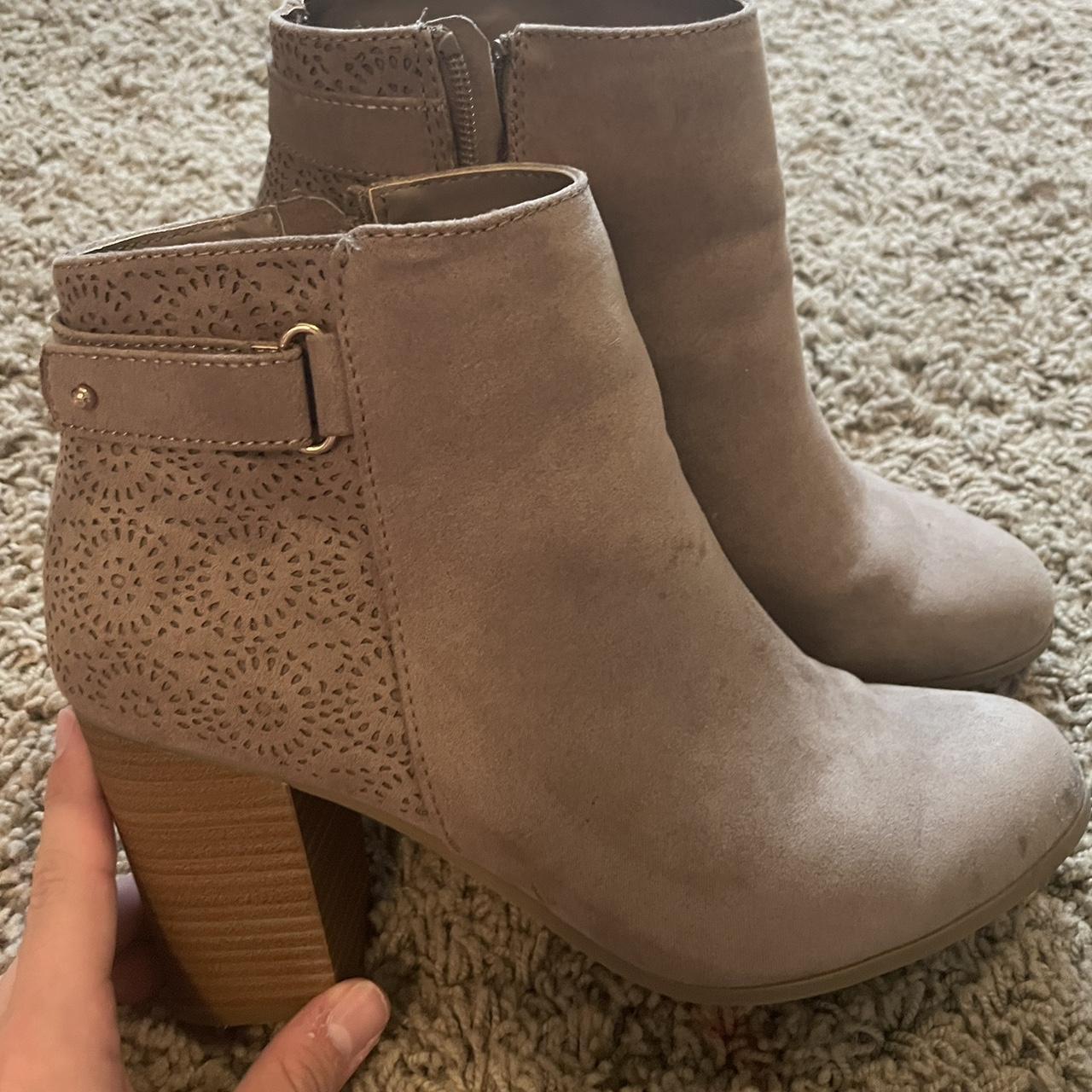 Lauren Conrad Brown felt boots, size 7 , 3inch... - Depop