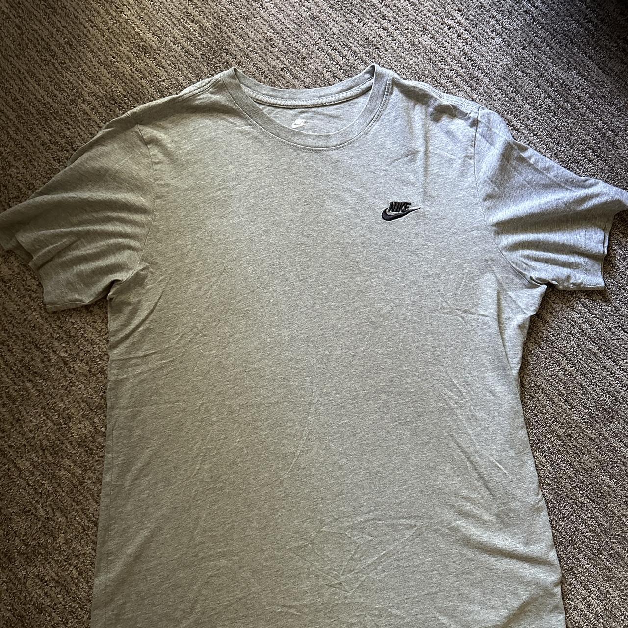 mens dark grey nike t shirt