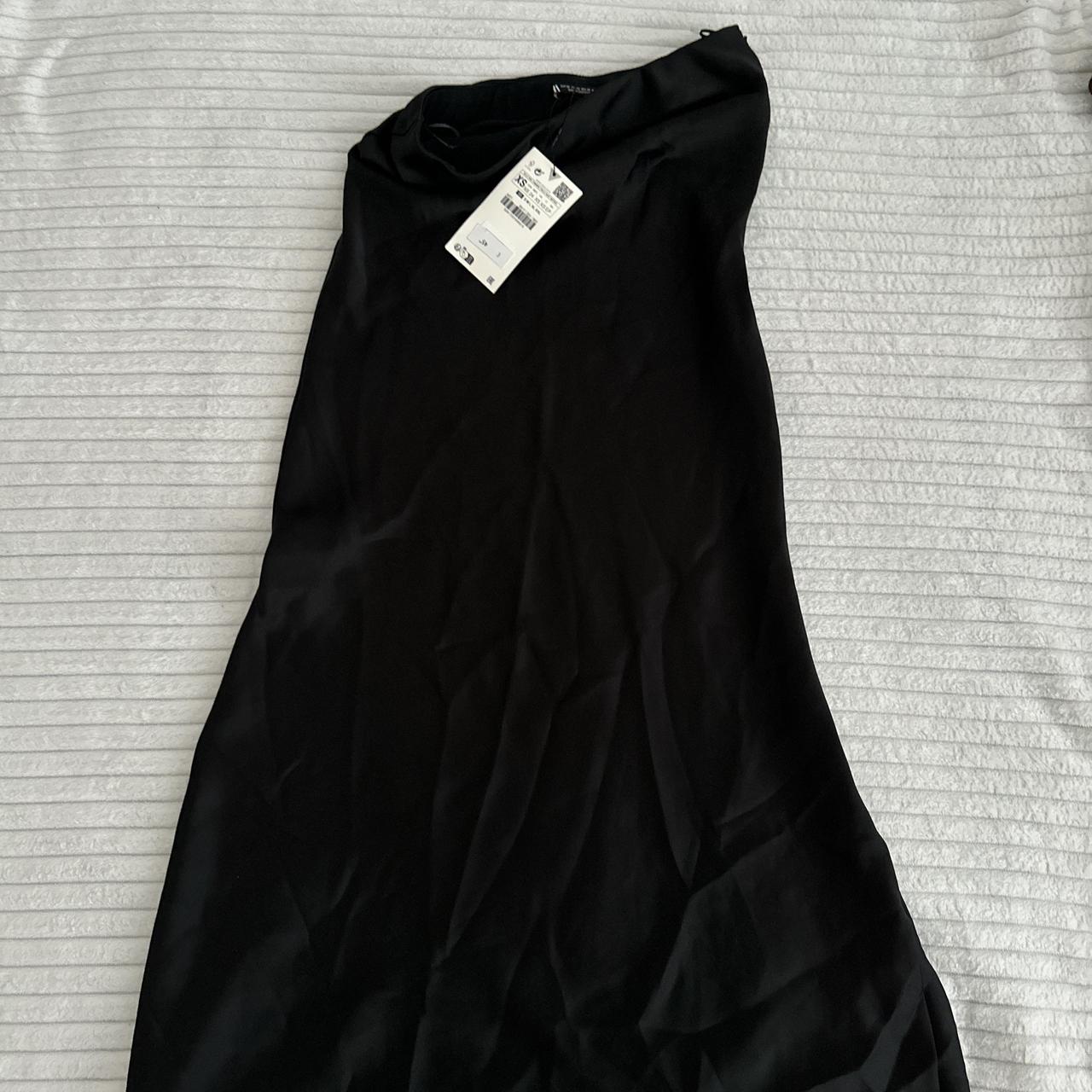 Carousell Zara Full Skirt Dress Zara Satin Skirt #zara #satin #skirt