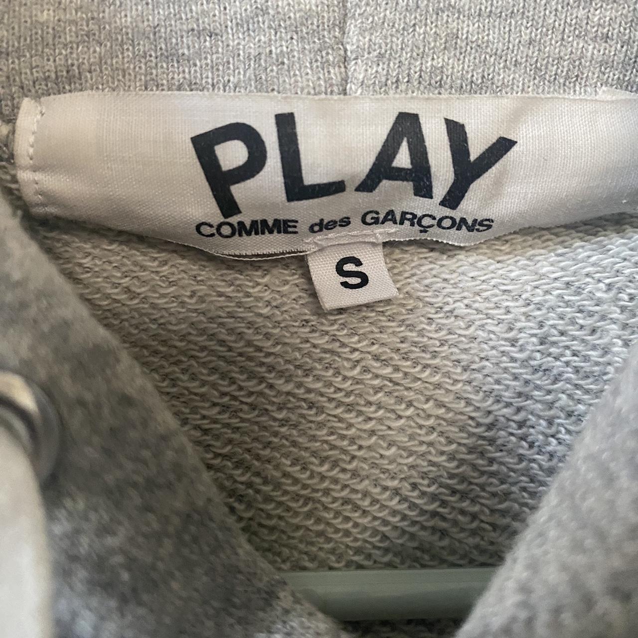 Comme des Garçons Play Women's Grey Sweatshirt (3)