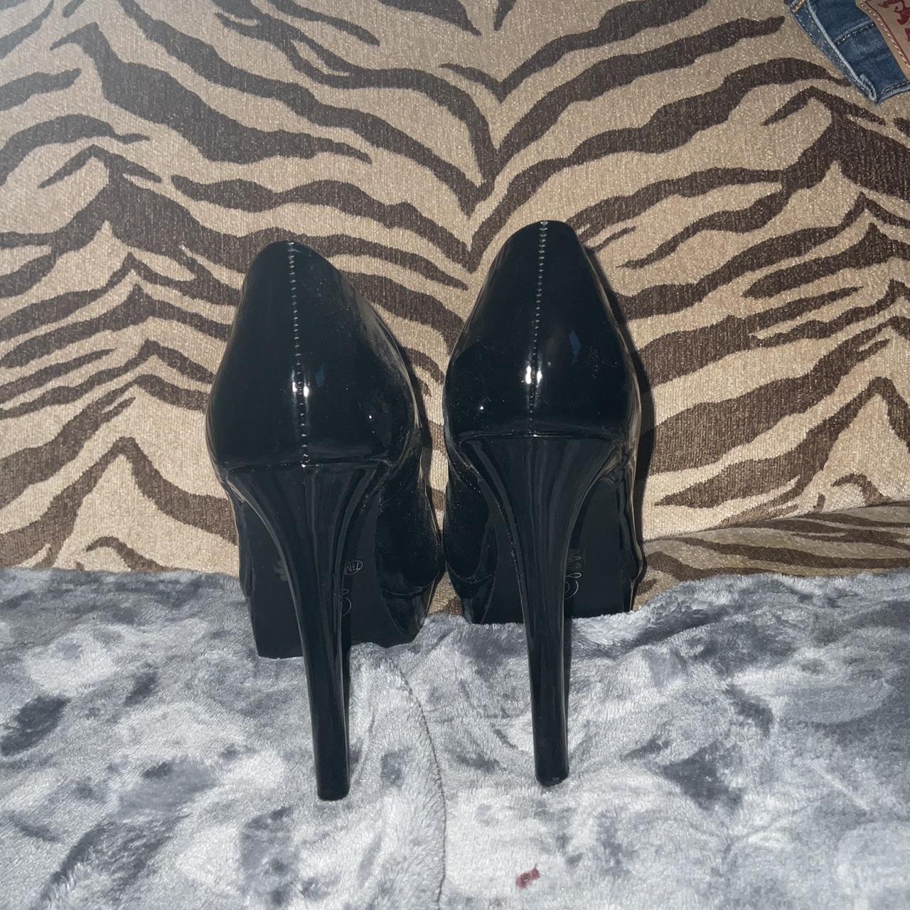 Unlisted shoes discount christian louboutin