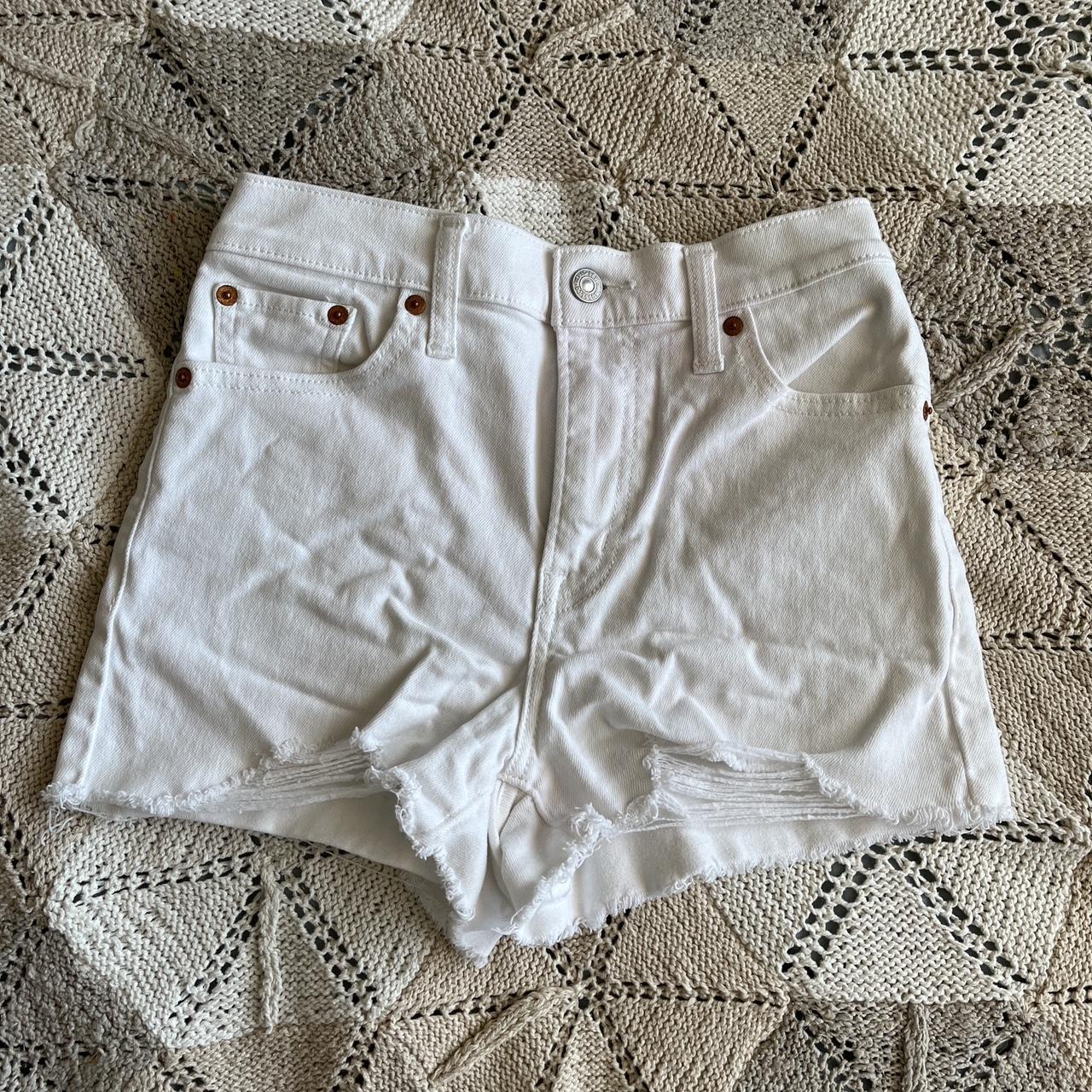 White Levi S Shorts Super Cute High Waisted The Depop   P0 