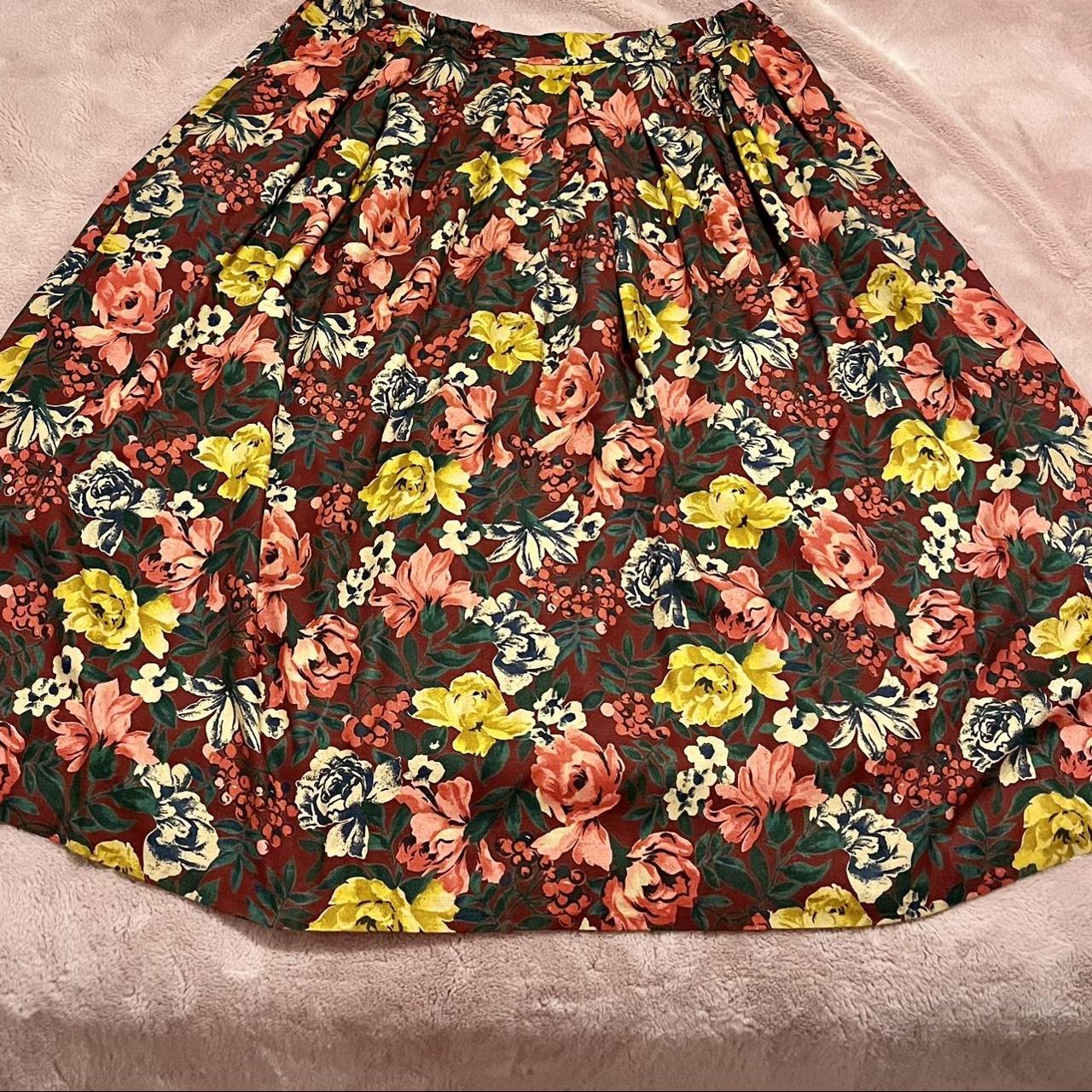 Original 1980s Vintage Floral Skirt A gorgeous... - Depop