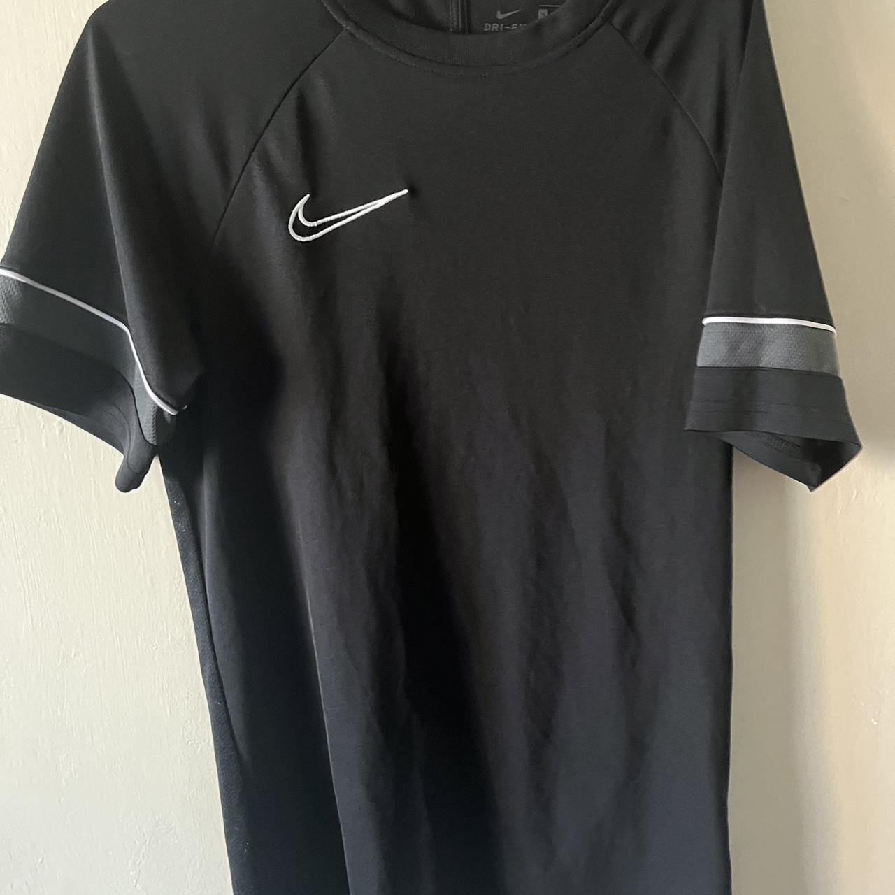 Men’s S Nike workout/gym top. MESSAGE BEFORE BUYING. - Depop