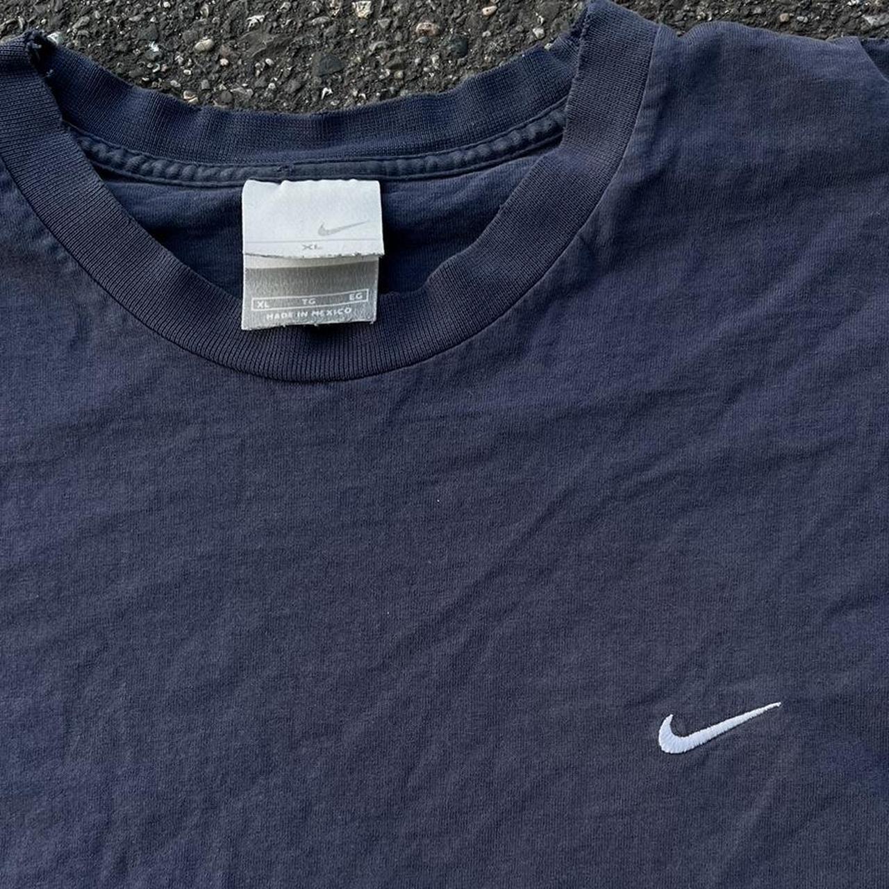 Nike Men's Navy T-shirt (2)
