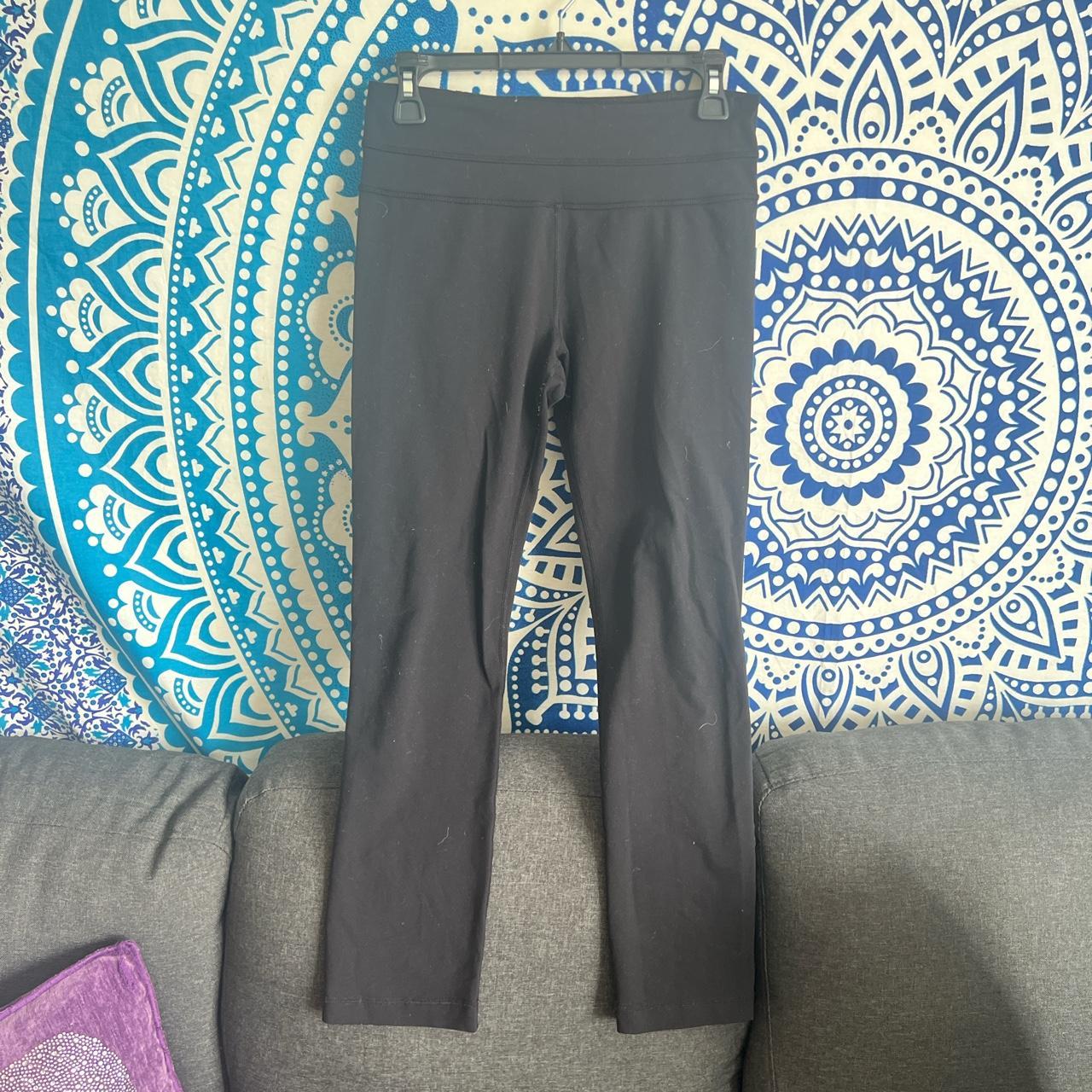 Lululemon black straight leggings-size 6. Little bit - Depop