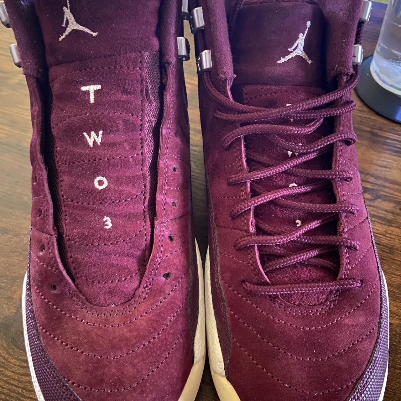 Maroon on sale jordans 12