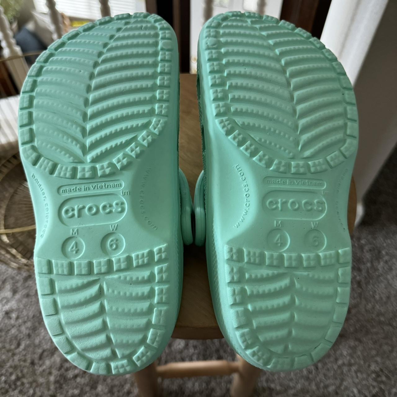 Mint green crocs womens online