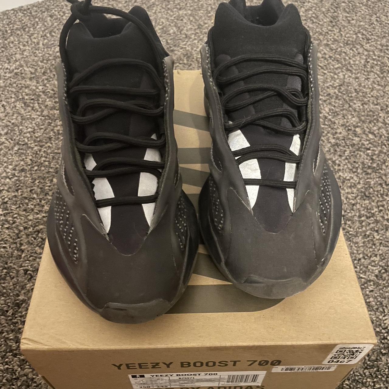 size 7 yeezy in women's