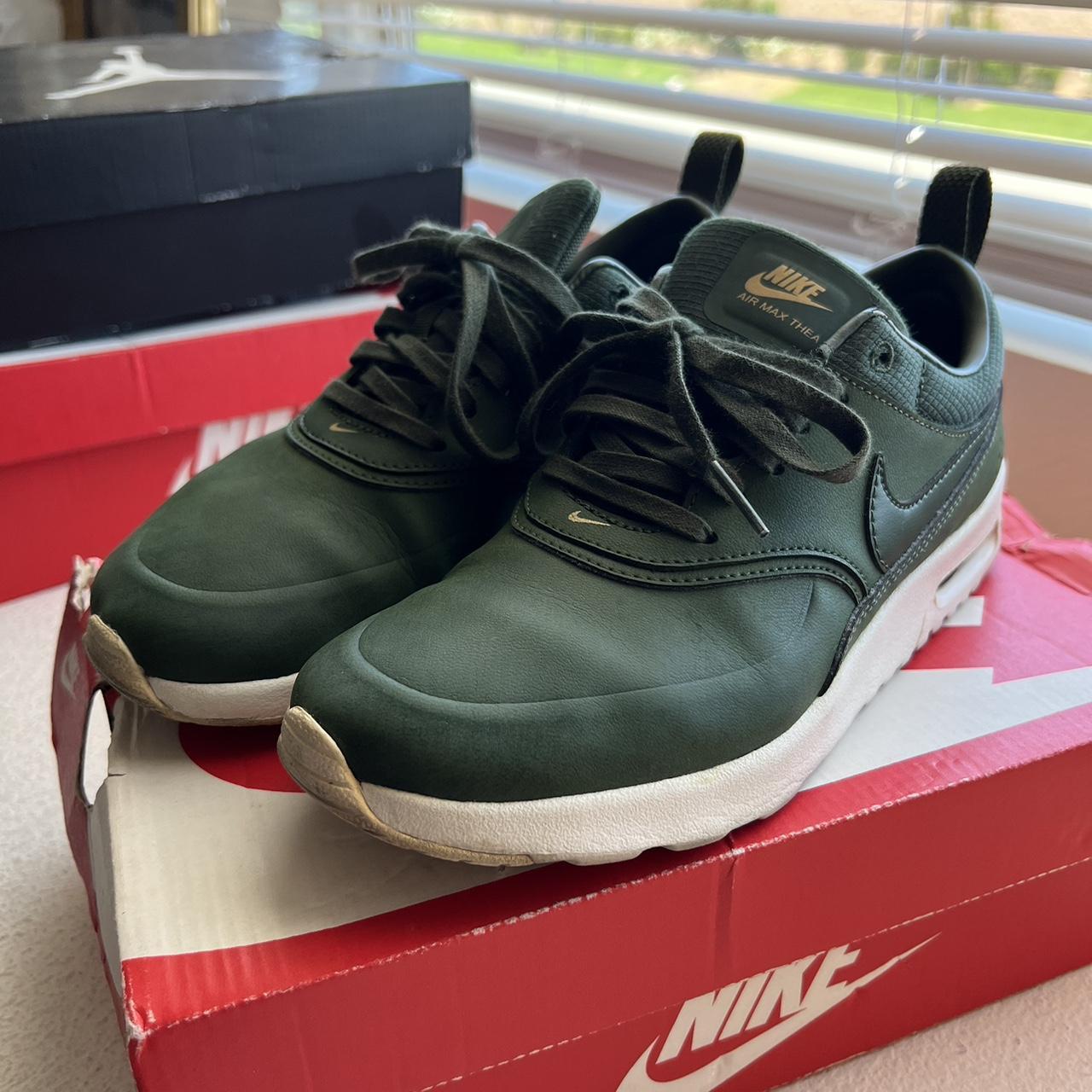 Nike Air Max Thea Carbon Green Olive Size 5.5