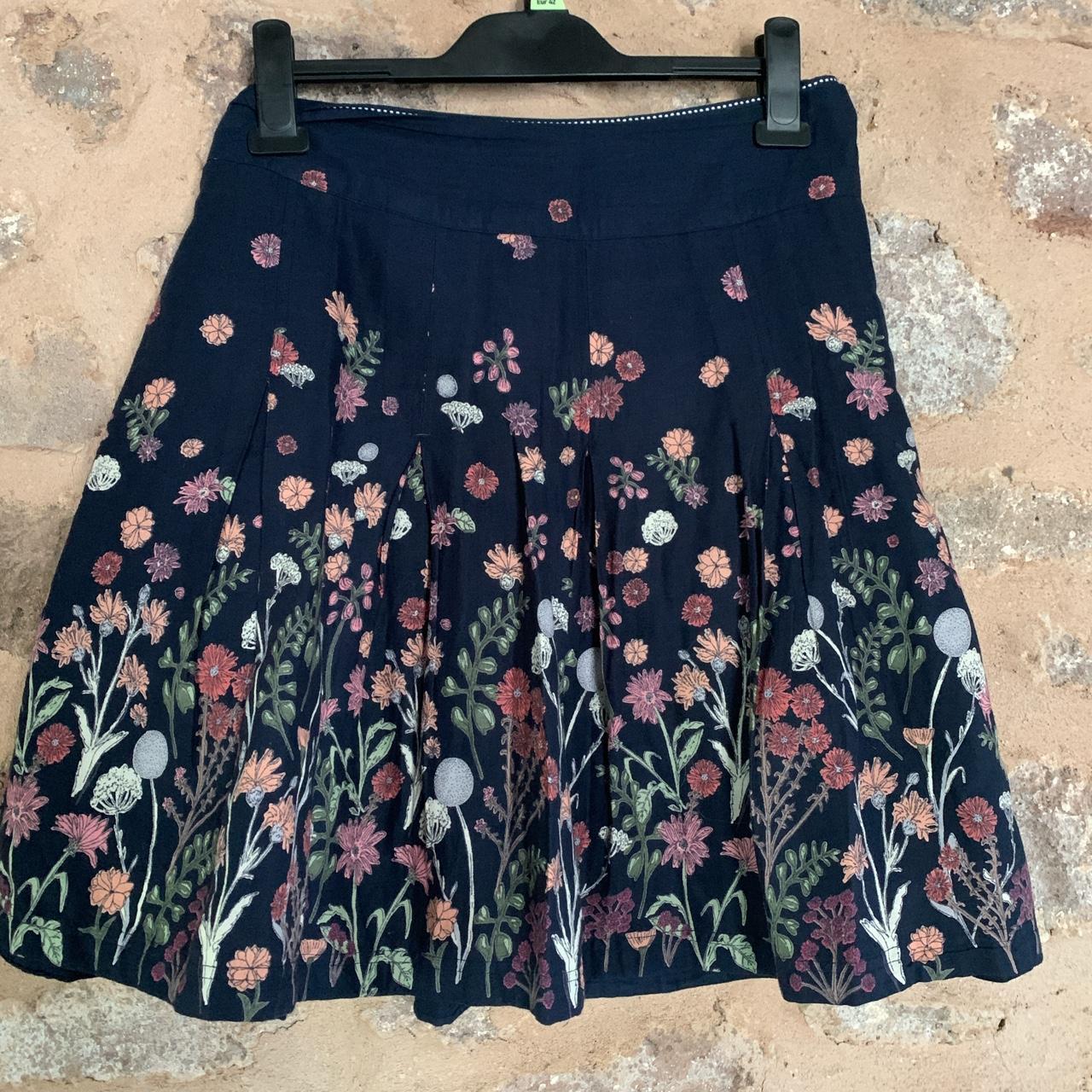 Embroidered mini skirt by Fat Face • UK size 16 •... - Depop