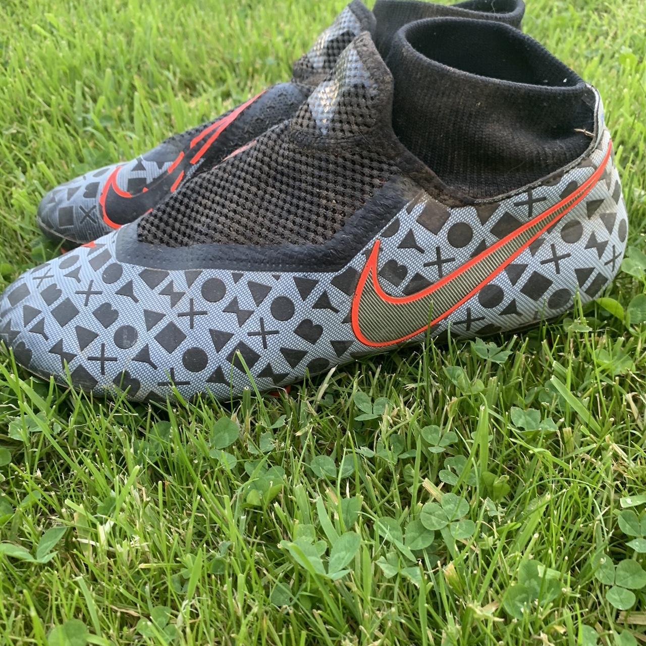 bobby wagner jordan 1 cleats