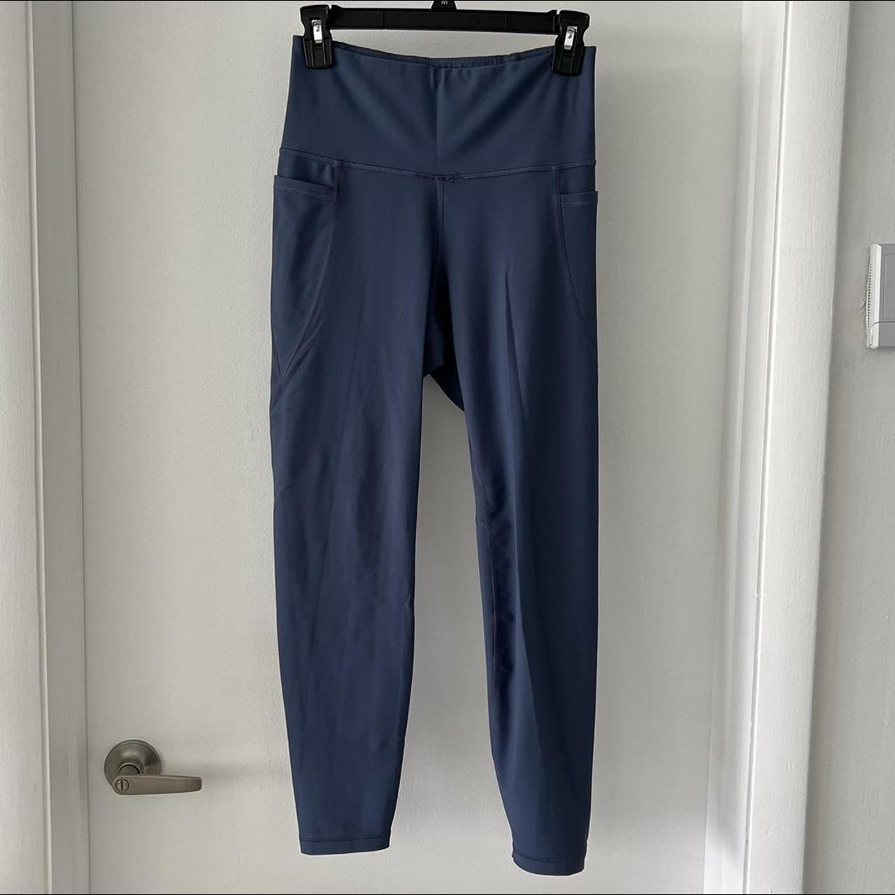 ATHLETA navy blue leggings with pockets on the - Depop