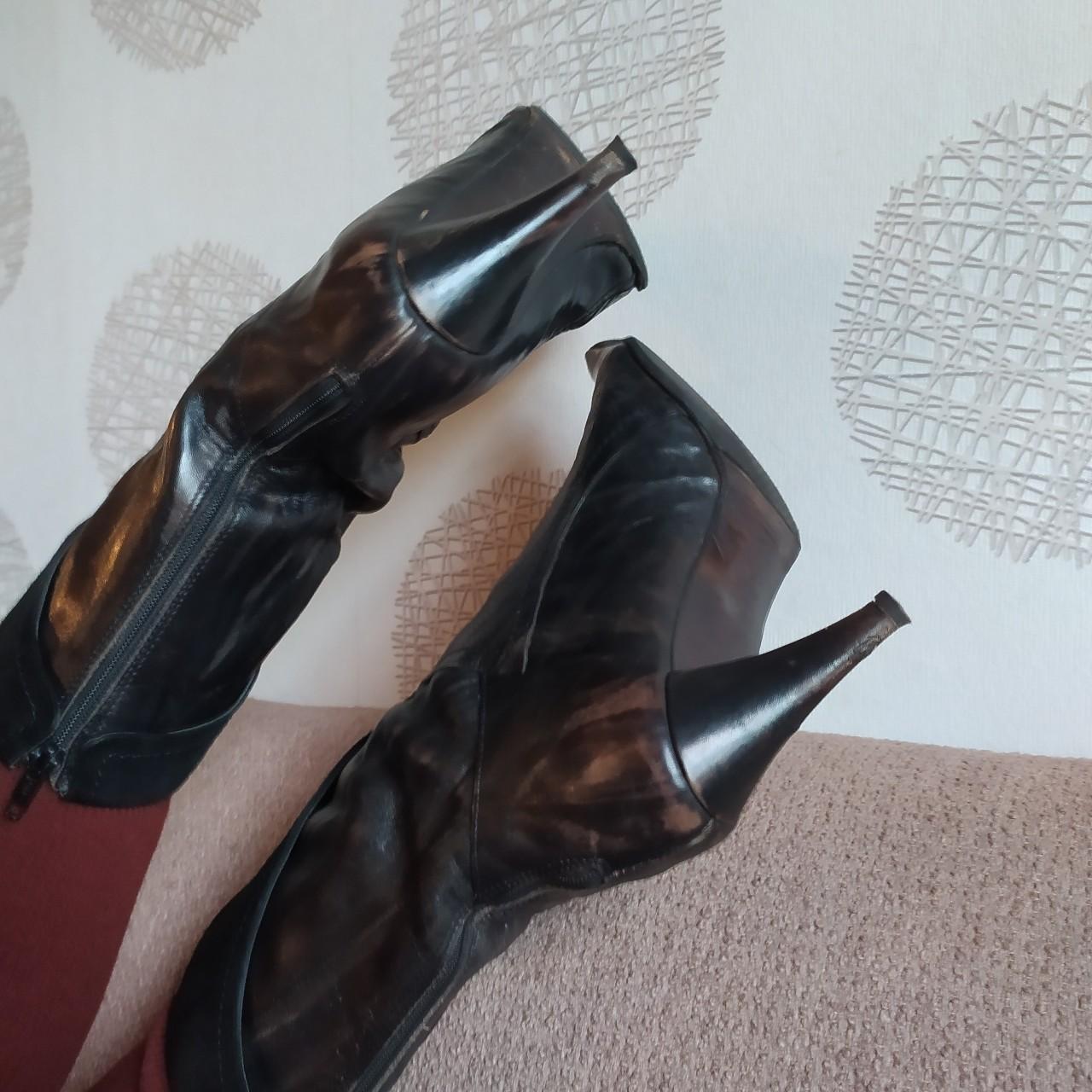 靴 y2k pointed toe opium leather shoes Y2k vintage pointy toe leather boots🖤 These would | Depop
