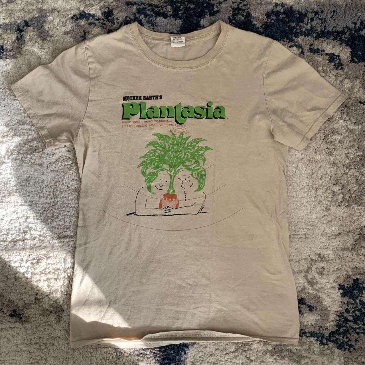 Men's Cream and Green T-shirt | Depop