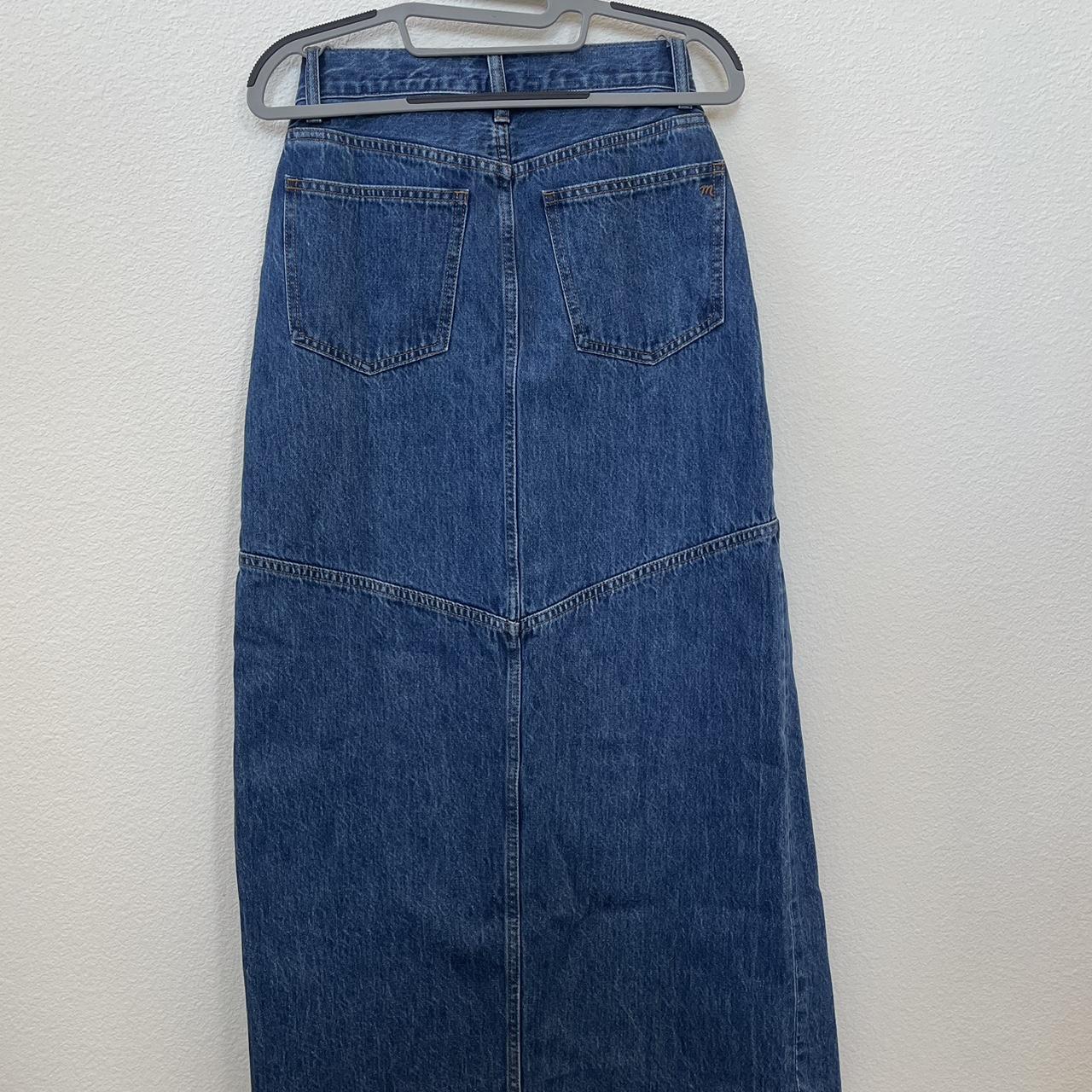 Madewell Maxi Denim Skirt Has a front slit Size... - Depop