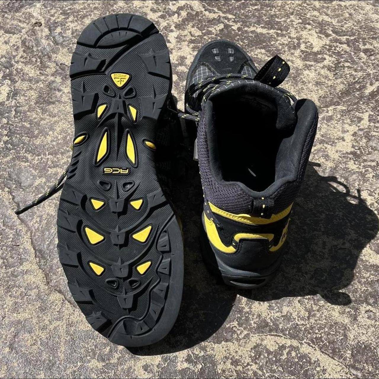 nike acg boots black and yellow