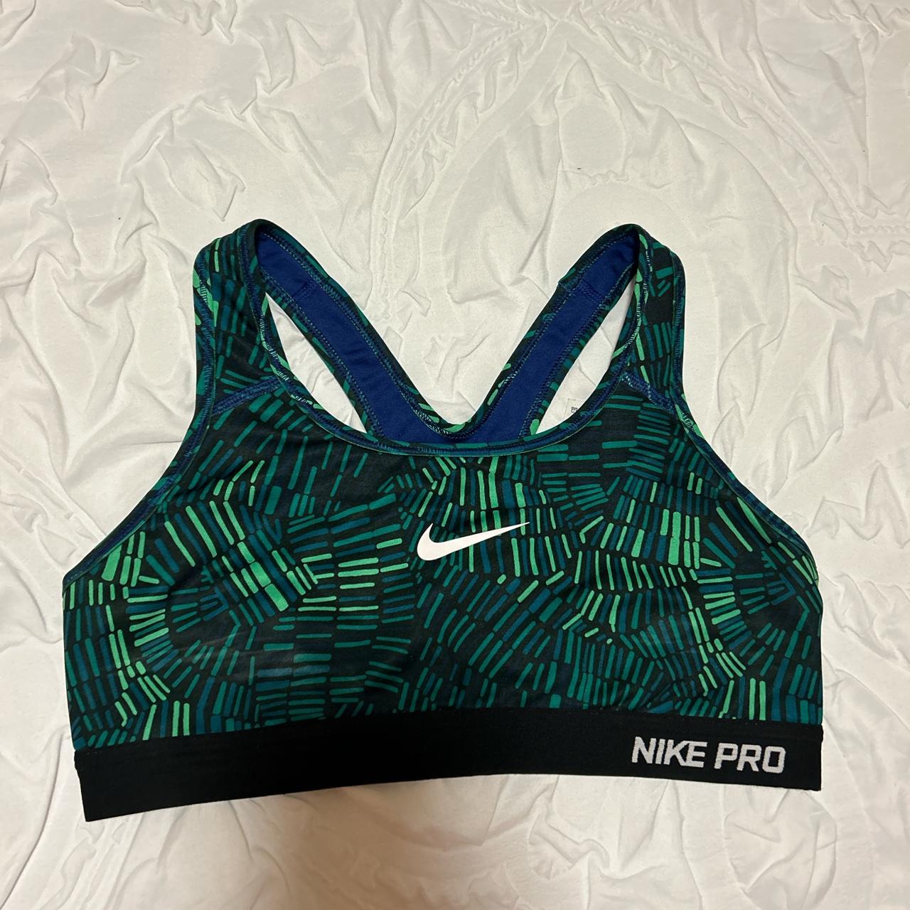 Nike Sports Bra Size Medium - Depop