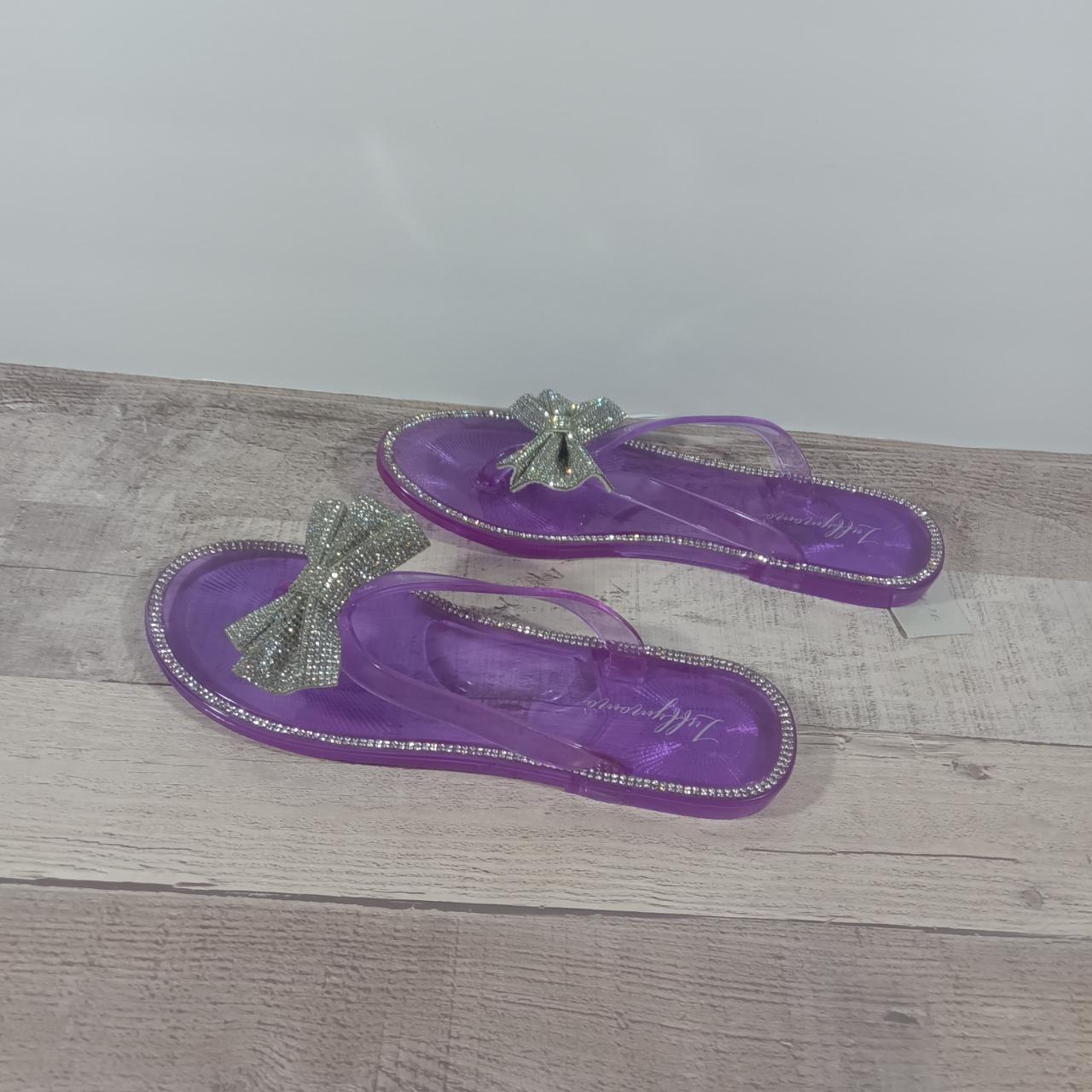 Luffymomo Women s Rhinestone Flip Flops Size 6 Depop