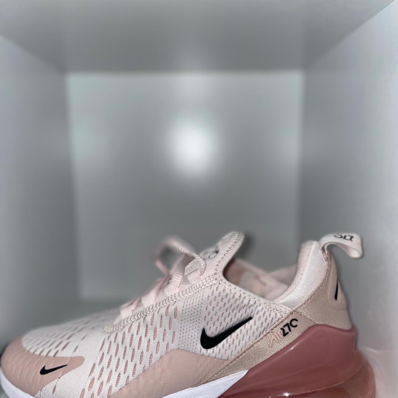 Nike Women's Air Max 270 Shoes, Light Soft Pink/Black, 6