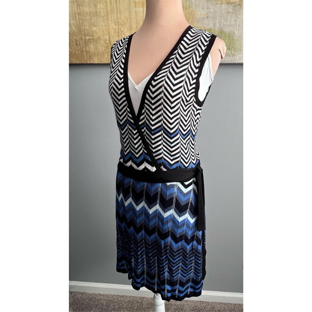 BCBGMAXAZRIA Sleeveless Dress size M Black white Depop