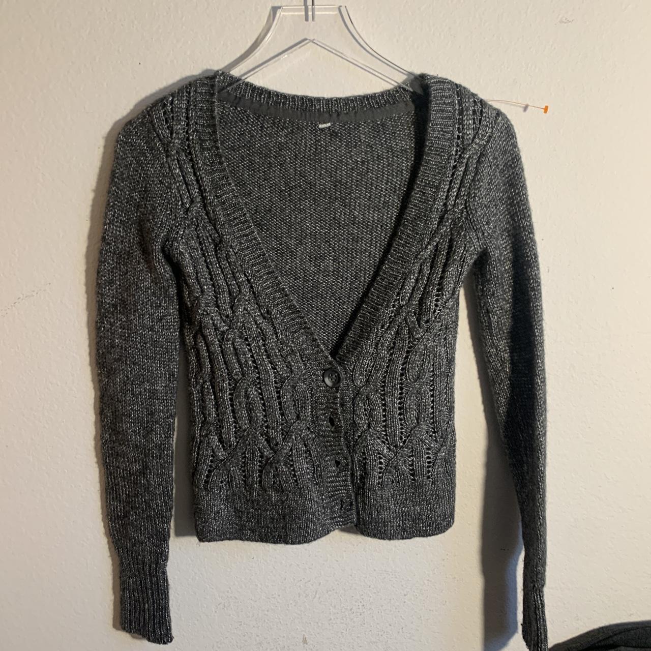 Gray low cut cardigan 🪨 Veryyyy Bella swan twilight... - Depop