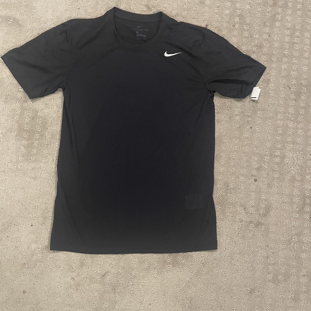 Nike Men's Black Tshirt Depop