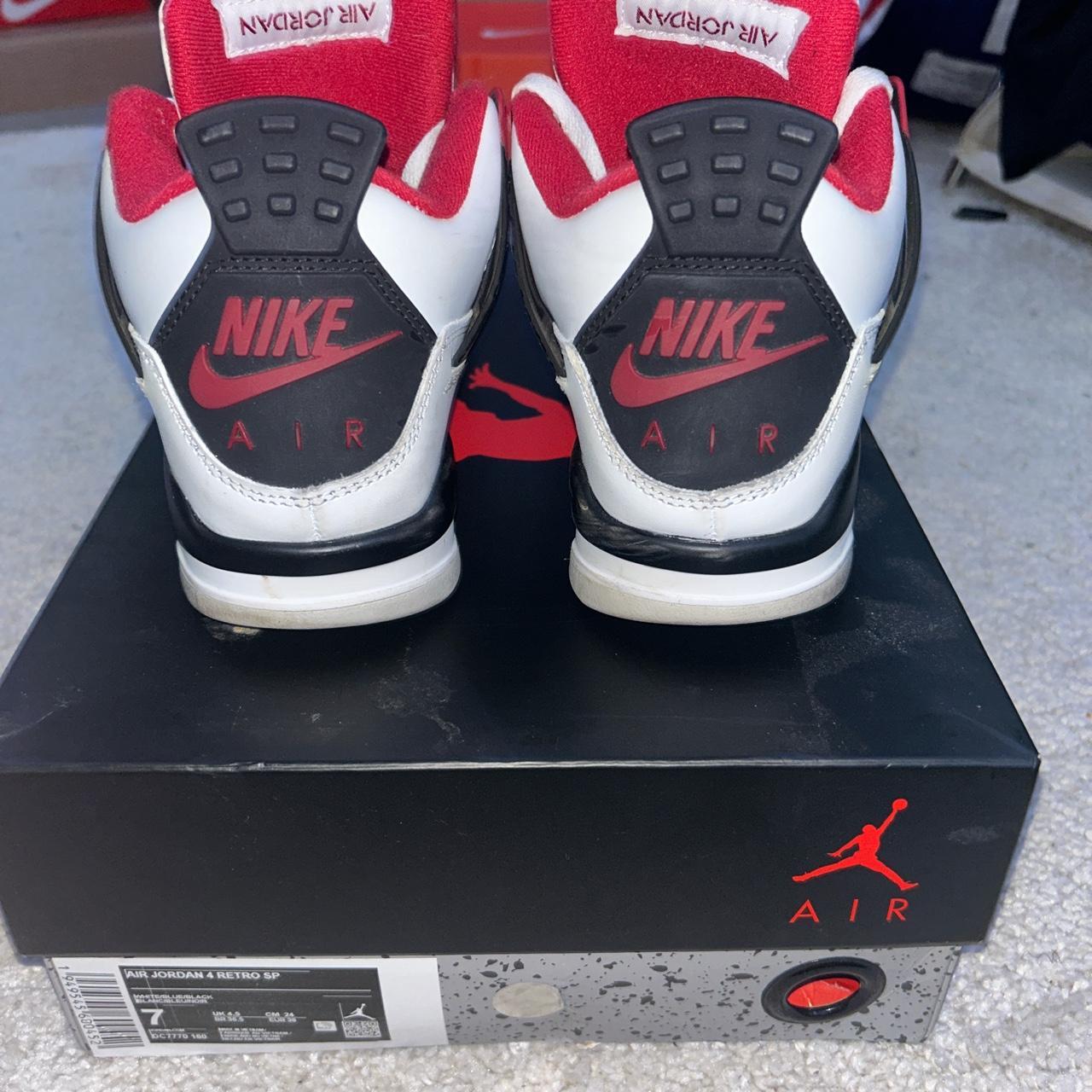 jordan 4 fire reds come with box size 4.5 - Depop